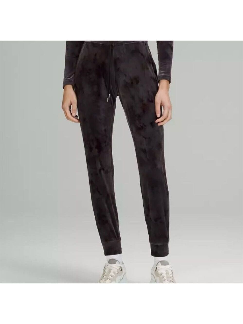 Lululemon Women's Ready to Crush Black Velour Jogger Pants Size 0 Casual